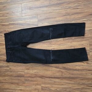 Levis 519 Black Skinny Jeans